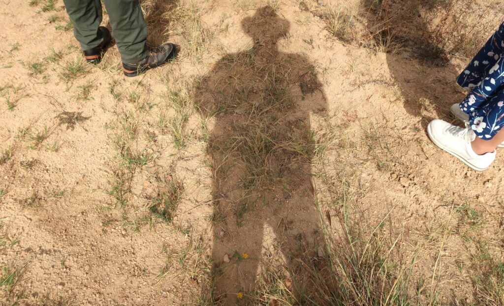 Dry ground and shadow at Roche Noire Salient.