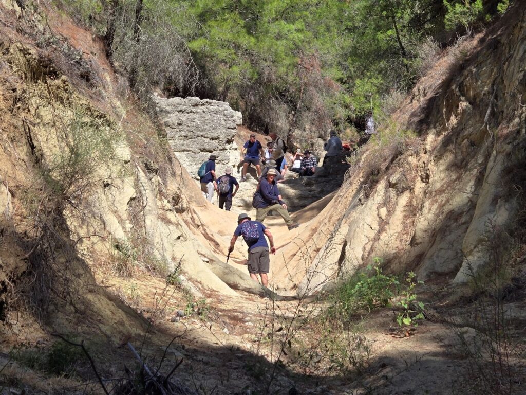 Approaching the rock wall at Gully Ravine.